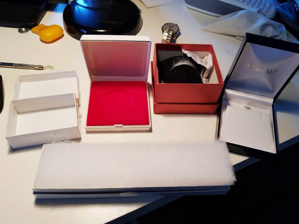 Varios watch and jewlery boxes