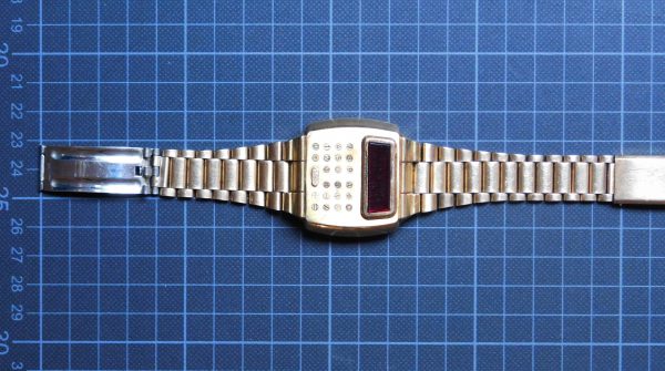 Pulsar 902 Calculator LED Watch - Image 4