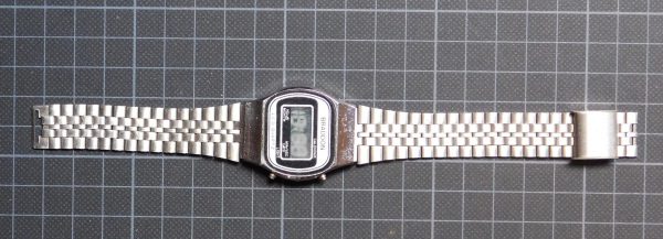 BRADDON LCD WATCH - Image 5