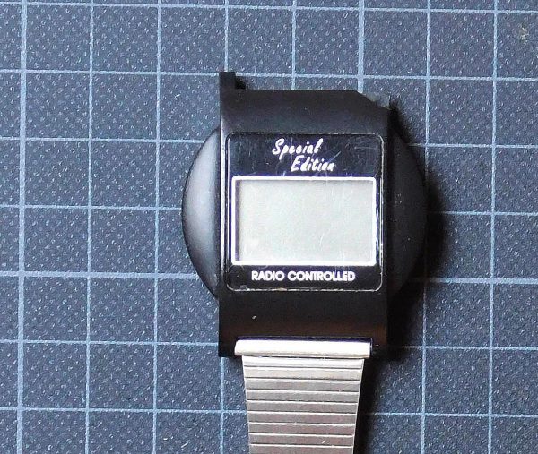 Special Edition Radio Controlled LCD Watch - Image 5